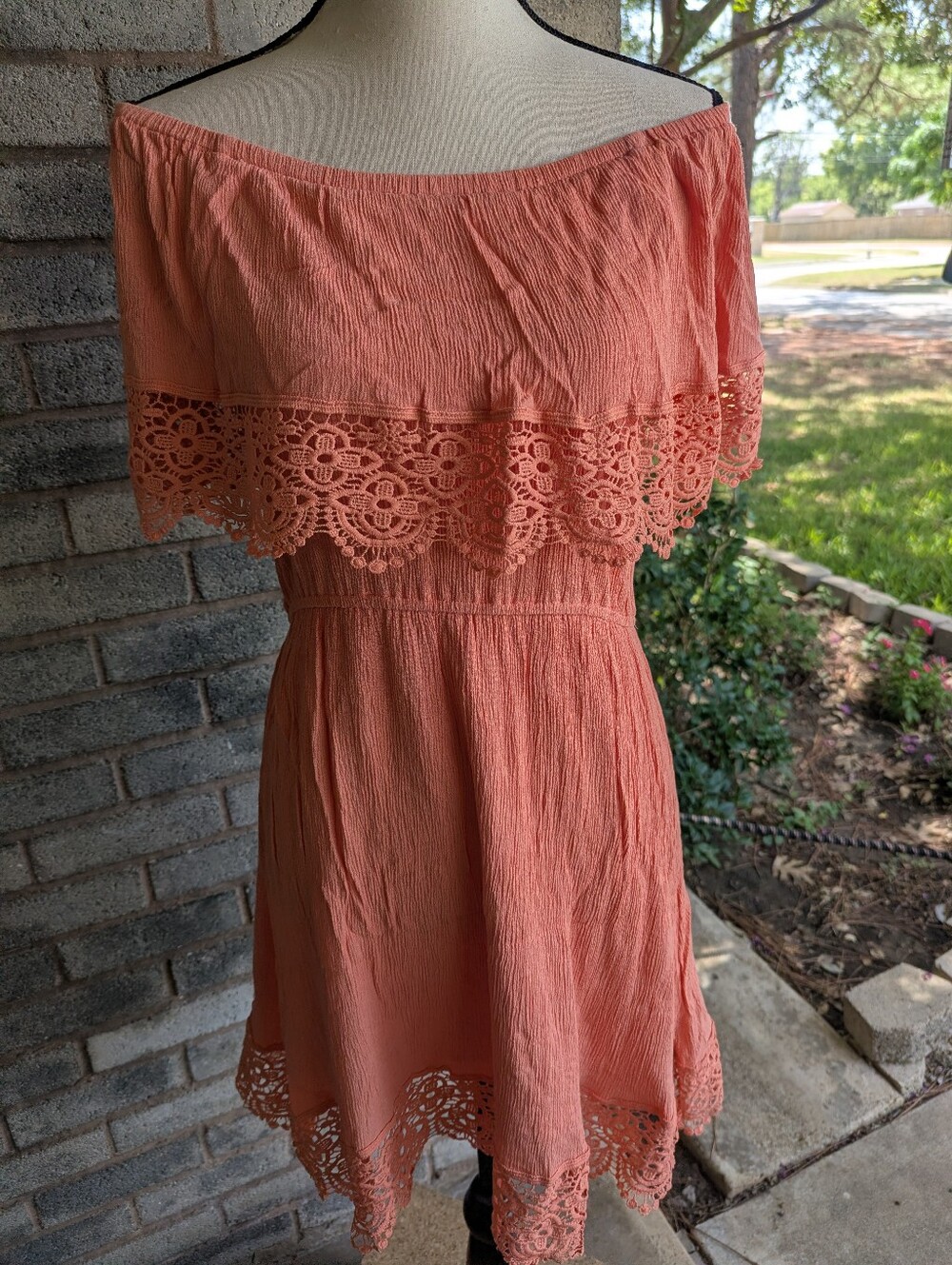 Charlotte Russe off-Shoulder boho Coral Lace Trim Women's Dress